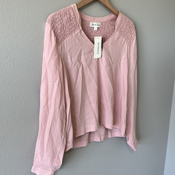 NWT Cloth + Stone EVEREVE Pink Champagne V Neck Smocked Blouse Medium - Picture 3 of 12